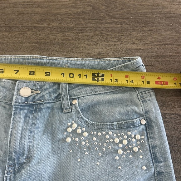 Jennifer Lopez Distressed Denim Jeans in Light Blue - Picture 6 of 9